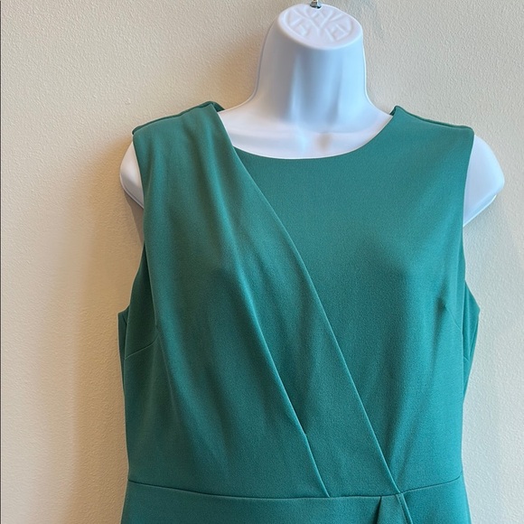 Calvin Klein Elegant Green Sleeveless Dress- size 10 - Picture 2 of 5